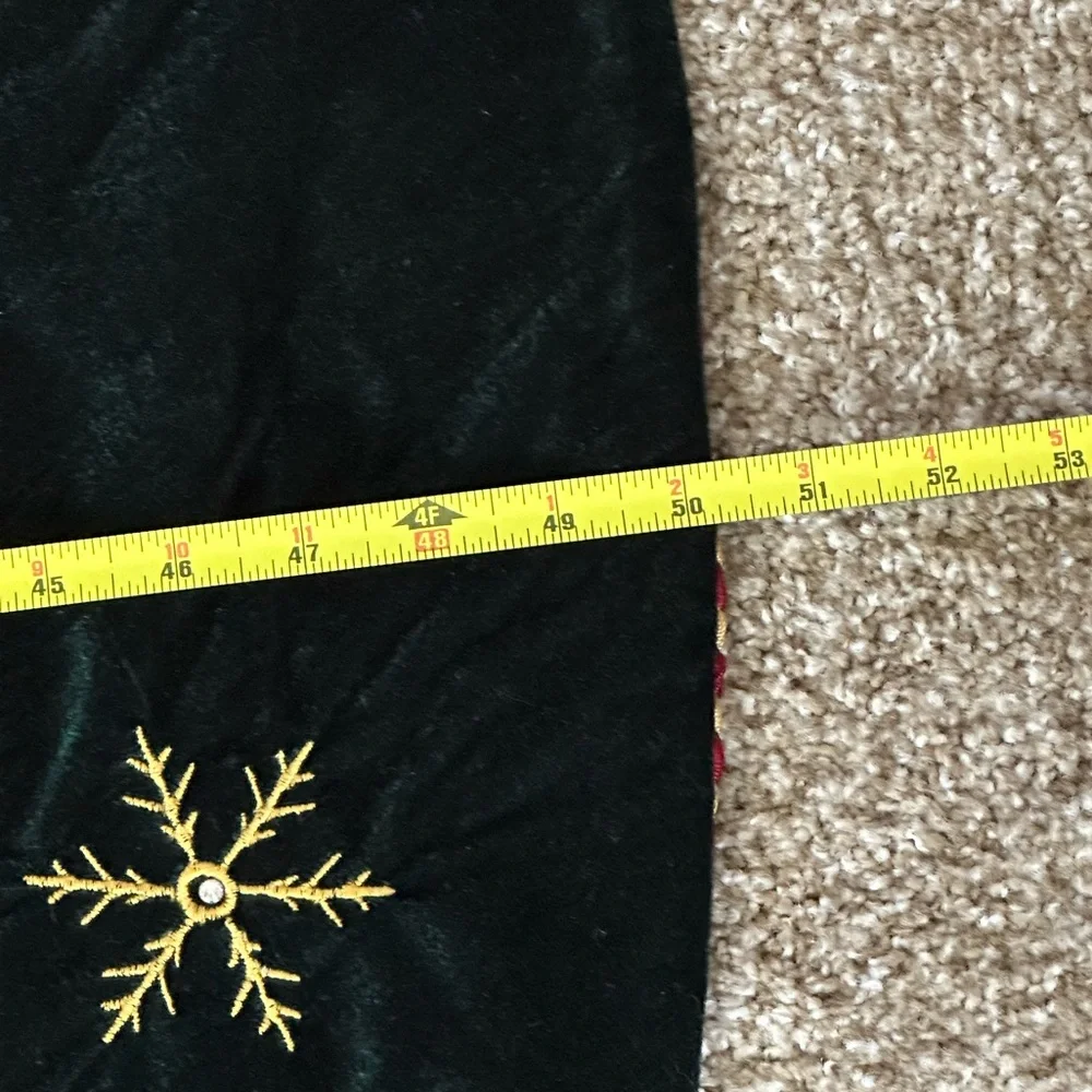 🎄VTG Red, Green & Gold Snowflake Design Round Christmas Tree Skirt 50" - Picture 7 of 12